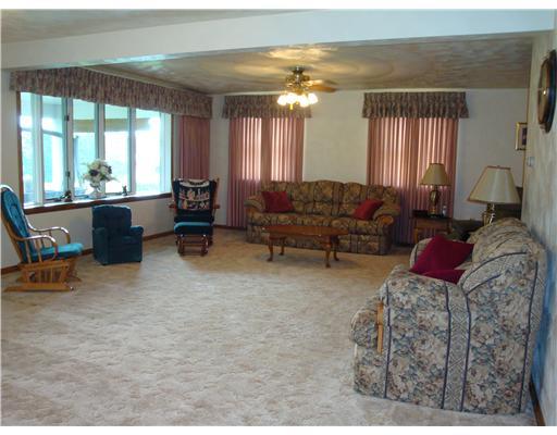 115 Township Line Road Butler, PA 16002 - Photo 3 of 18 Living Room. Spacious 28x17 living room