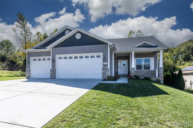 $474,900 | 7987 Matterhorn Canyon Road, Caseyville, IL 62232