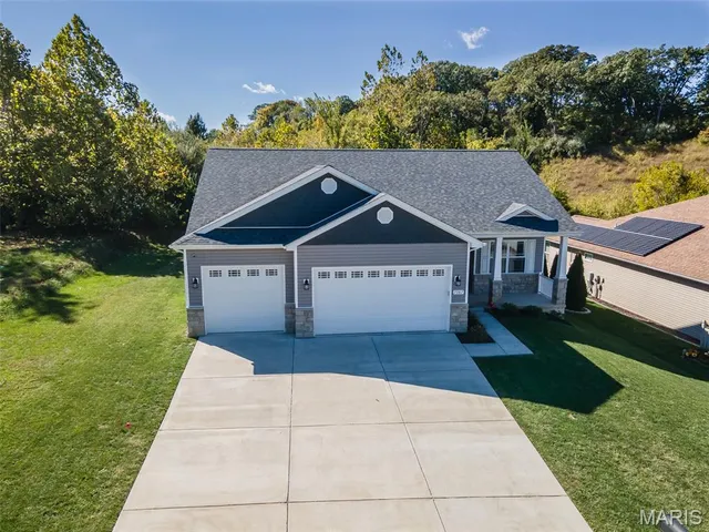 $474,900 | 7987 Matterhorn Canyon Road, Caseyville, IL 62232