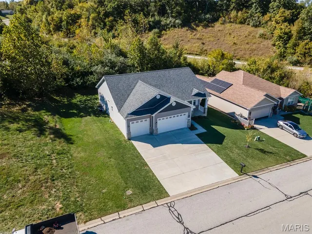 $474,900 | 7987 Matterhorn Canyon Road, Caseyville, IL 62232