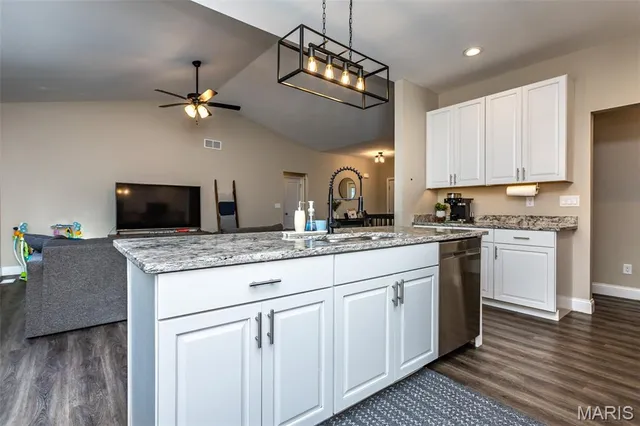 $474,900 | 7987 Matterhorn Canyon Road, Caseyville, IL 62232