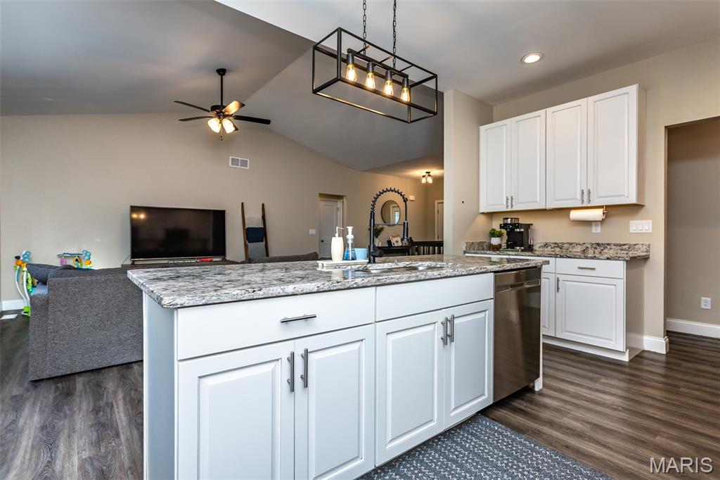 7987 Matterhorn Canyon Road Caseyville, IL 62232 - Photo 8 of 50