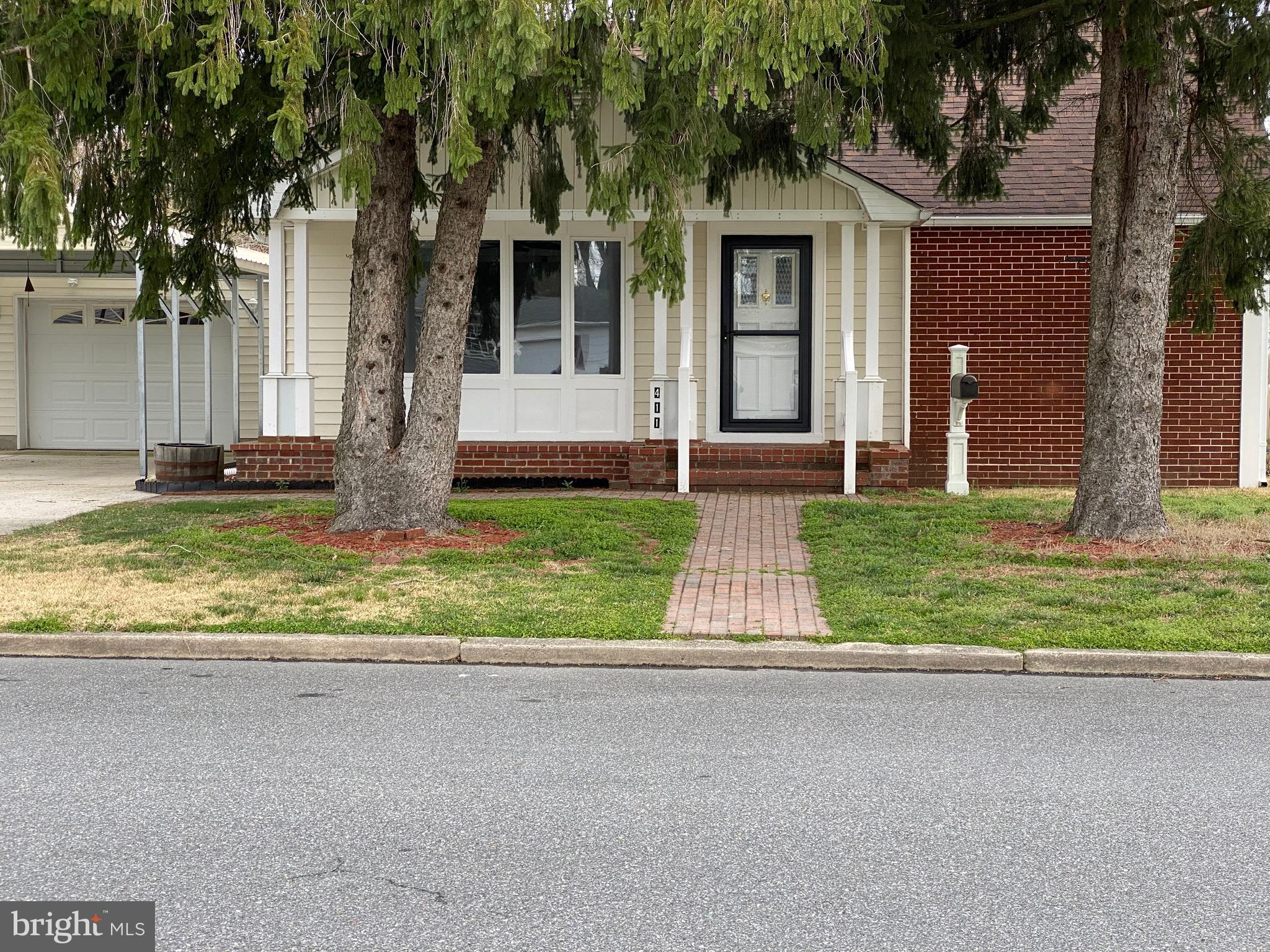 411 Oak Road Seaford, DE 19973 - Photo 2 of 37 Gallery Image 2