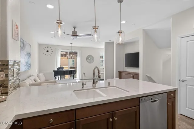 $749,990 | 449 Pecana Street, Camarillo, CA 93012