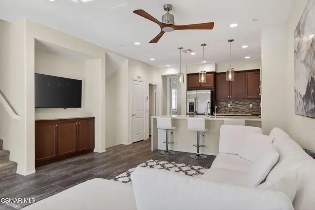 $749,990 | 449 Pecana Street, Camarillo, CA 93012