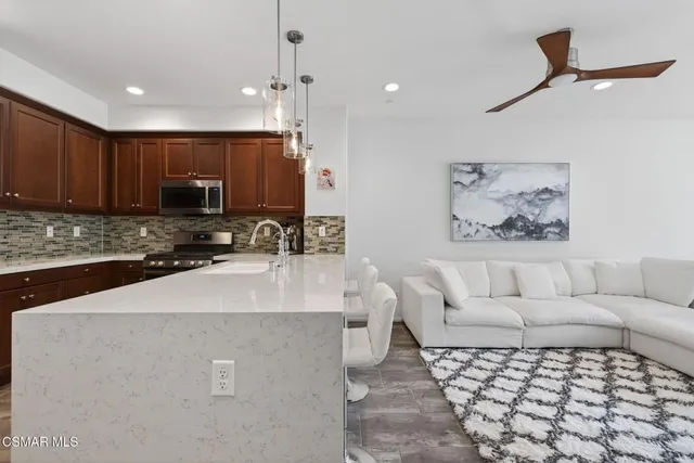 $749,990 | 449 Pecana Street, Camarillo, CA 93012