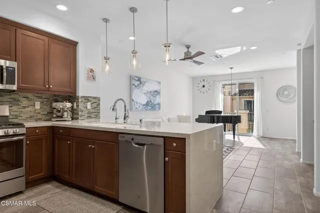 $749,990 | 449 Pecana Street, Camarillo, CA 93012