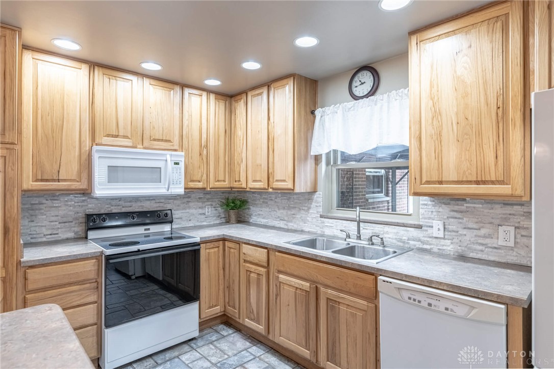 2874 Red Oak Road Kettering, OH 45432 - Photo 14 of 41 Gallery Image 14