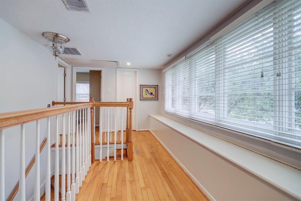 3827 Drake Street Houston, TX 77005 - Photo 12 of 23