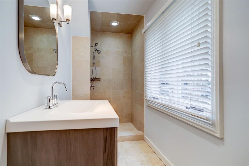 3827 Drake Street Houston, TX 77005 - Photo 13 of 23