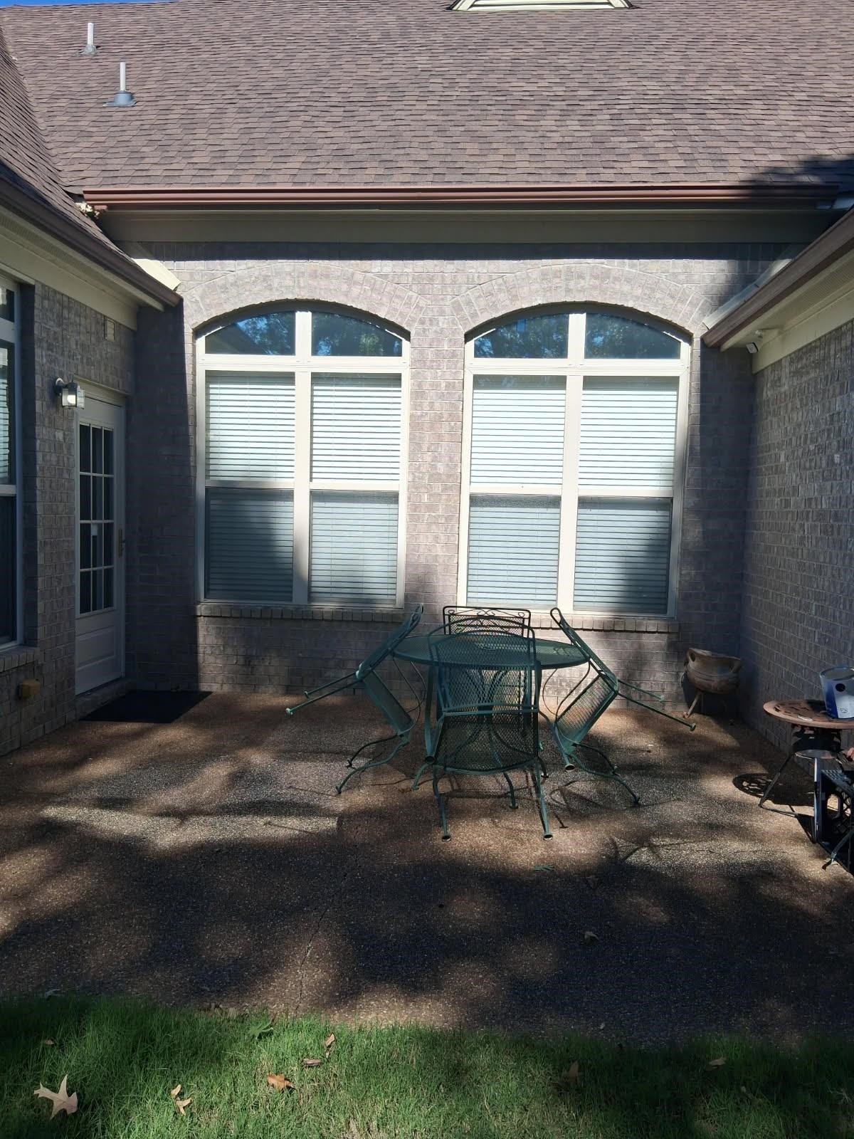 10481 Mabry Mill Road Cordova, TN 38016 - Photo 27 of 32 a backyard of a house with outdoor seating