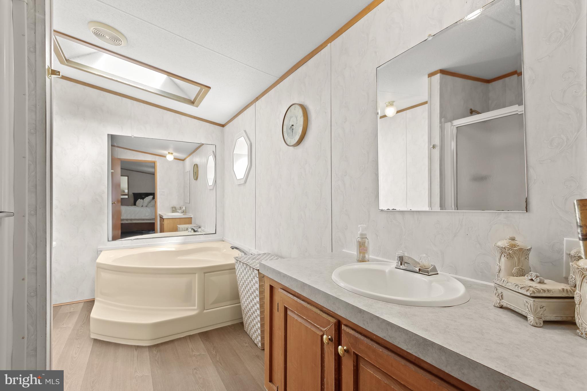 800 Torway Road Gardners, PA 17324 - Photo 22 of 42 Primary Bathroom