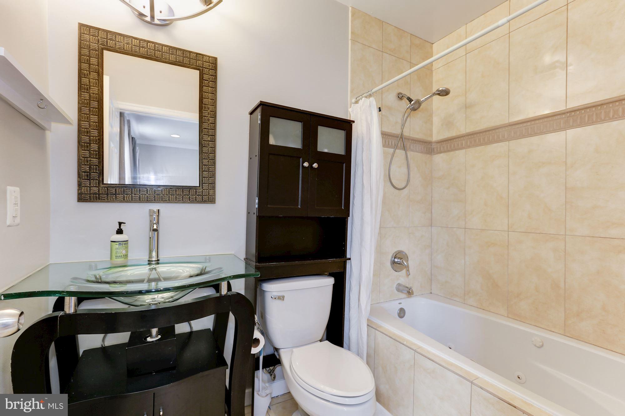 1835 Kendall Street Northeast Washington, DC 20002 - Photo 14 of 27 Bath (Master)