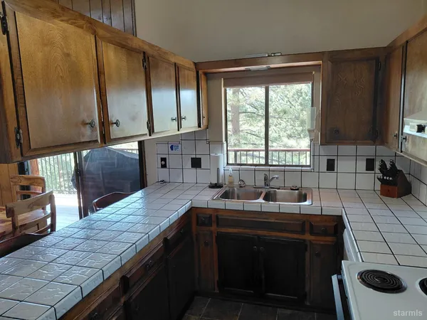 $825,000 | 295 Bend Avenue, Kings Beach, CA 96143