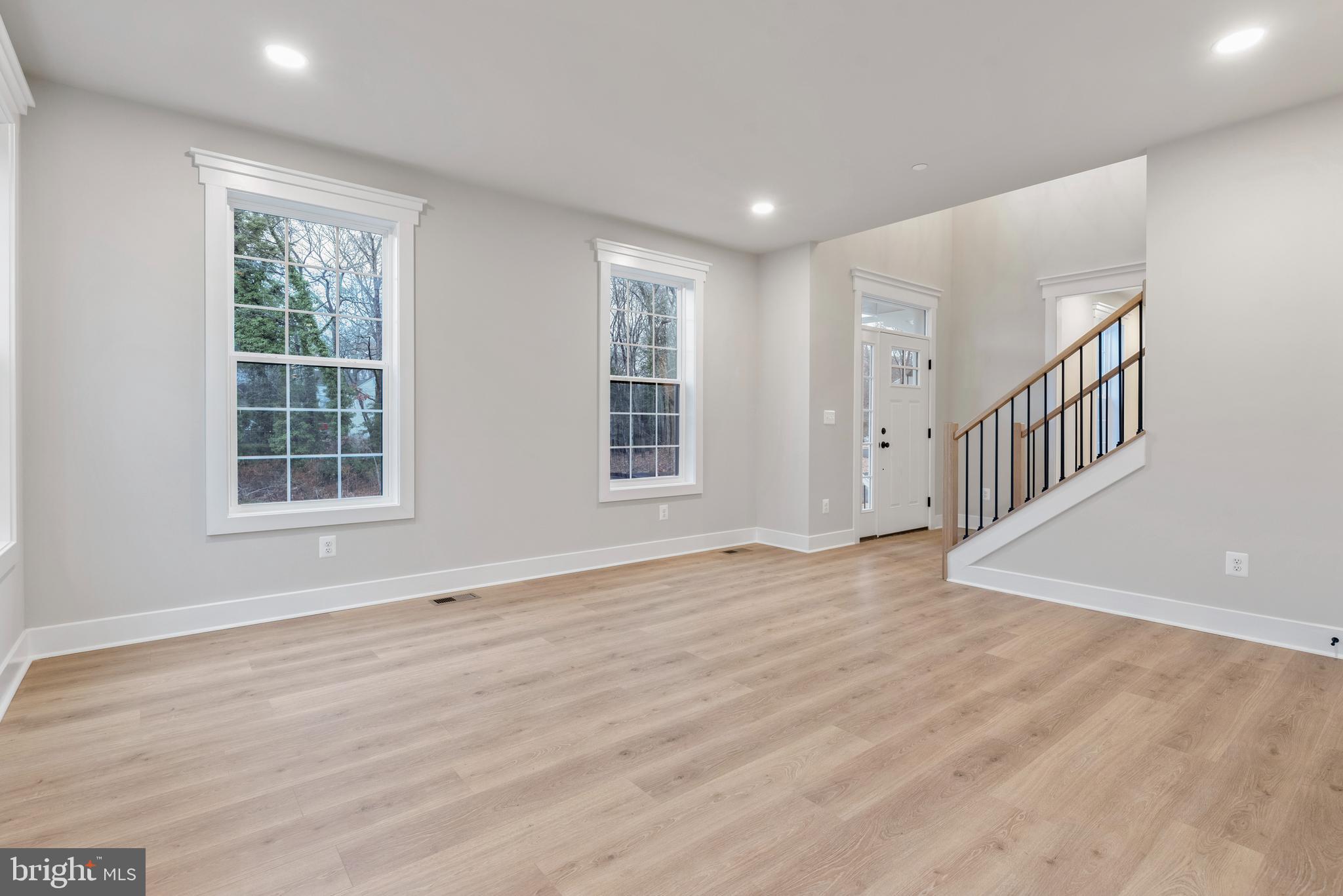 1353 Yorktown Road Annapolis, MD 21409 - Photo 4 of 39