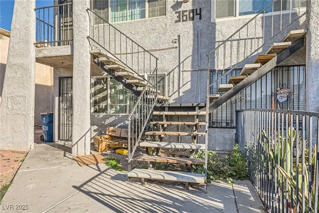 $905 | 3604 Thomas Avenue, Unit 4, North Las Vegas, NV 89030