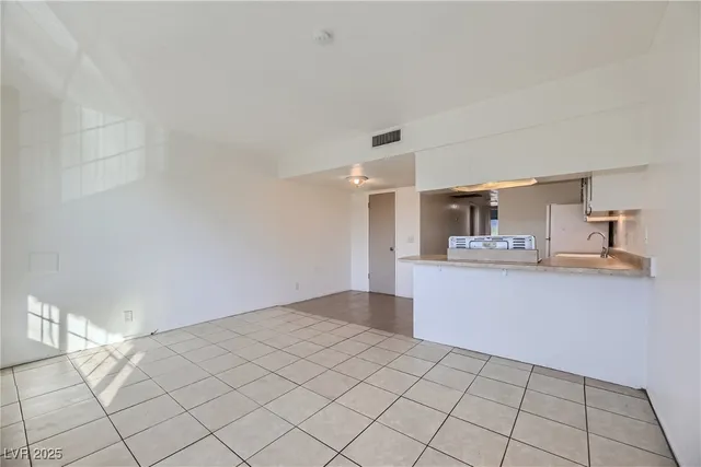 $905 | 3604 Thomas Avenue, Unit 4, North Las Vegas, NV 89030