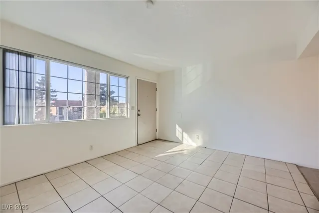 $905 | 3604 Thomas Avenue, Unit 4, North Las Vegas, NV 89030