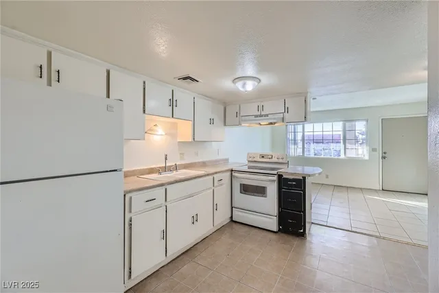 $905 | 3604 Thomas Avenue, Unit 4, North Las Vegas, NV 89030