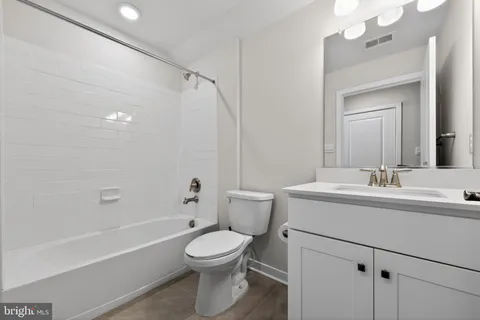 $699,900 | 203 Congressional Court, Moorestown, NJ 08057