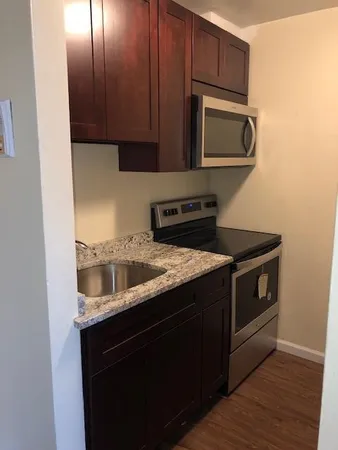 $1,925 | 210 Bergenline Avenue, Unit 12, Union City, NJ 07087
