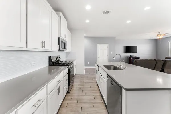 $349,900 | 974 Pepperbark Loop, Buda, TX 78610