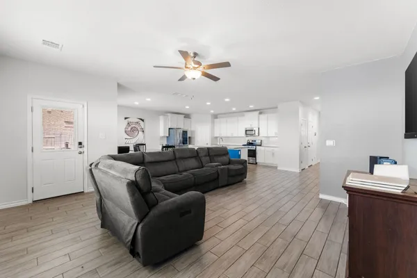 $349,900 | 974 Pepperbark Loop, Buda, TX 78610