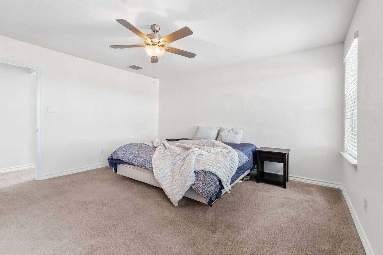 974 Pepperbark Loop Buda, TX 78610 - Photo 23 of 40 AI Version showing white walls