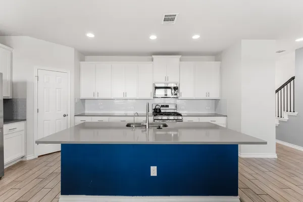 $349,900 | 974 Pepperbark Loop, Buda, TX 78610