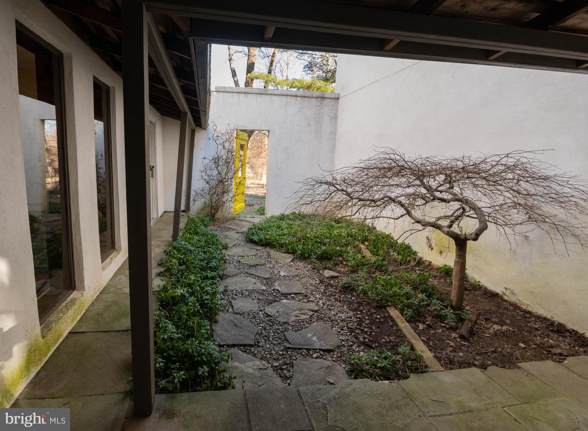 70 New Road Lambertville, NJ 08530 - Photo 3 of 61