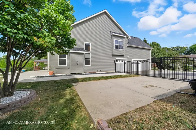 $639,900 | 1142 Deerpath Road, Aurora, IL 60506