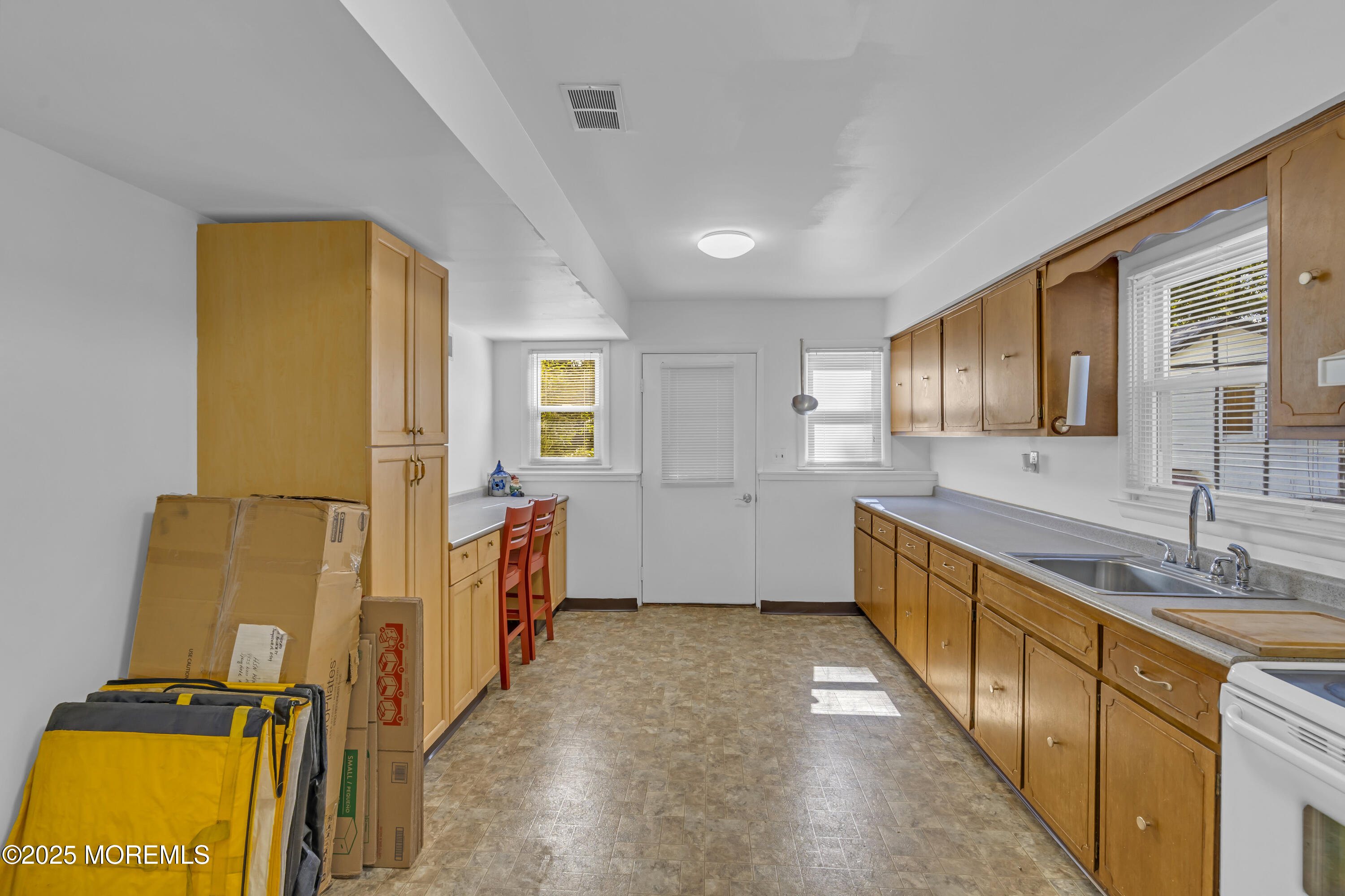 910 Woodlane Road Jackson, NJ 08527 - Photo 29 of 36 a view of hallway with wooden floor
