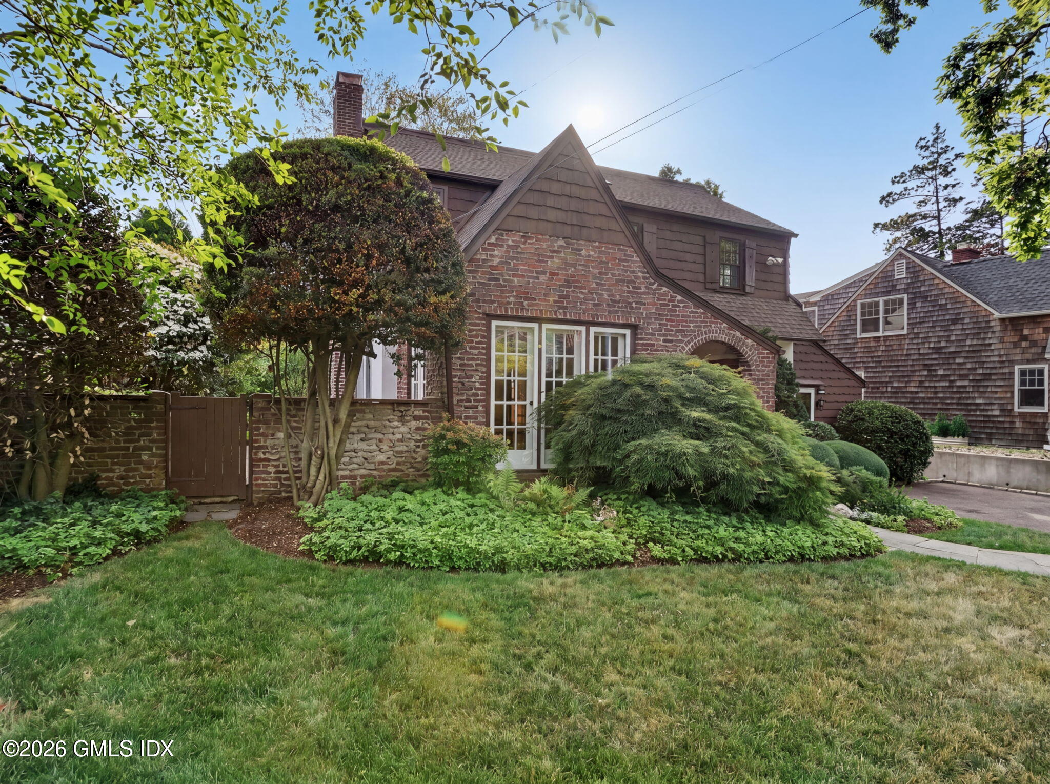24 Oval Avenue Riverside, CT 06878 - Photo 2 of 45 54-web-or-mls-24-oval-ave