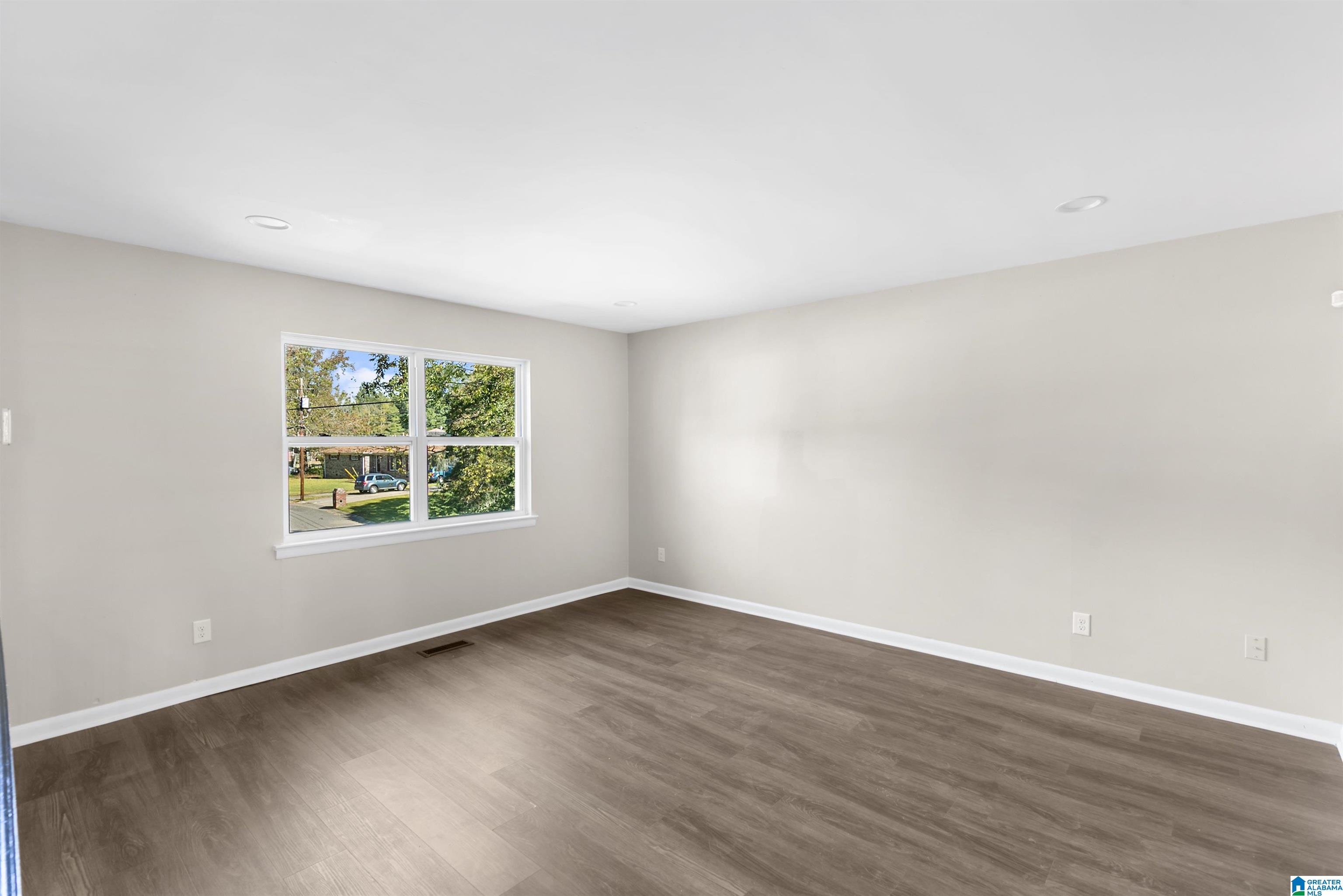 311 June Avenue Bessemer, AL 35023 - Photo 4 of 34