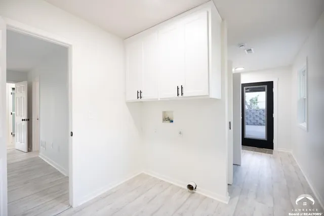 $345,000 | 5183 Cherokee Lane, McLouth, KS 66054