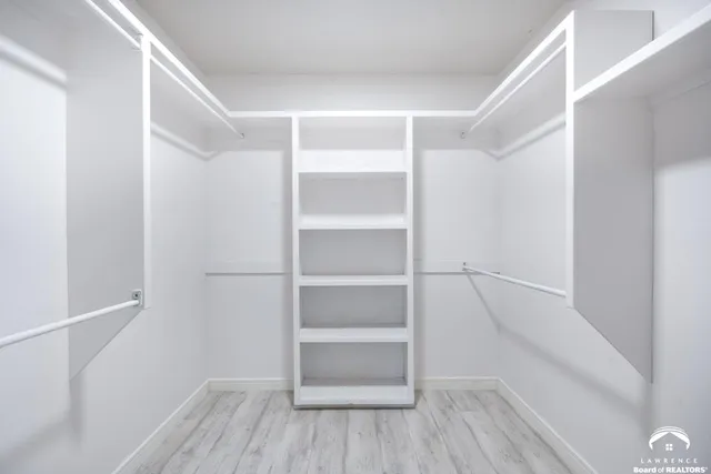 $345,000 | 5183 Cherokee Lane, McLouth, KS 66054