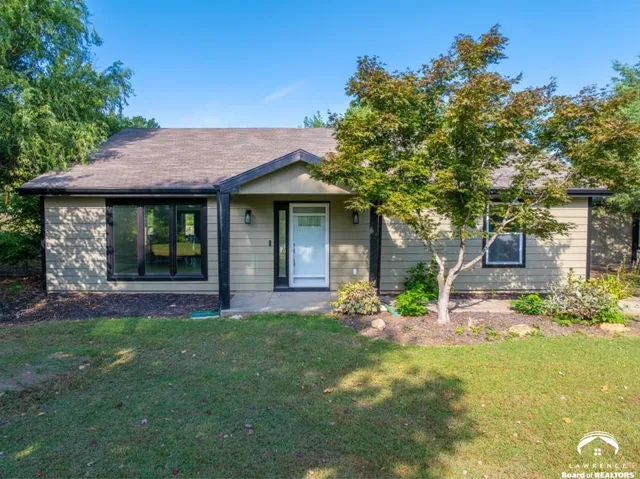 $345,000 | 5183 Cherokee Lane, McLouth, KS 66054