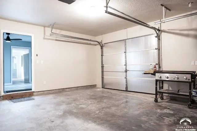 $345,000 | 5183 Cherokee Lane, McLouth, KS 66054