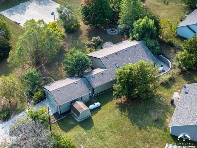 $345,000 | 5183 Cherokee Lane, McLouth, KS 66054