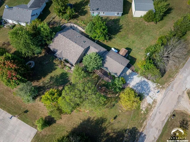 $345,000 | 5183 Cherokee Lane, McLouth, KS 66054