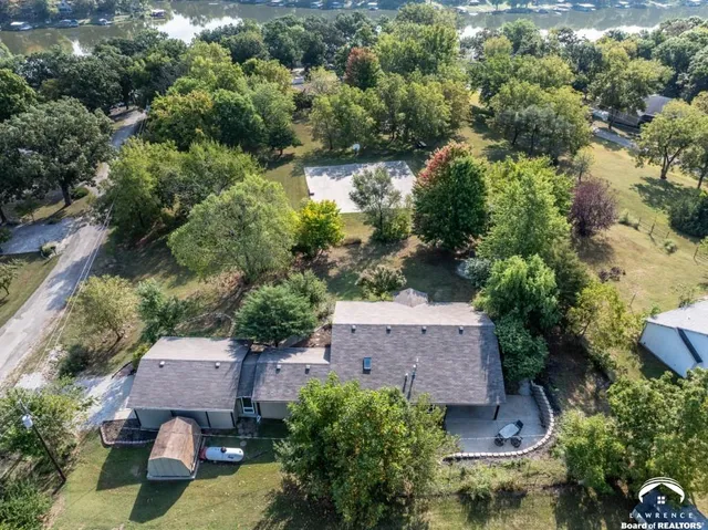 $345,000 | 5183 Cherokee Lane, McLouth, KS 66054