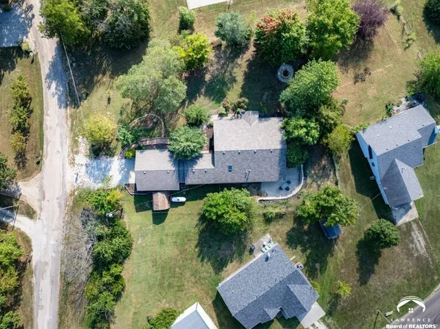 $345,000 | 5183 Cherokee Lane, McLouth, KS 66054