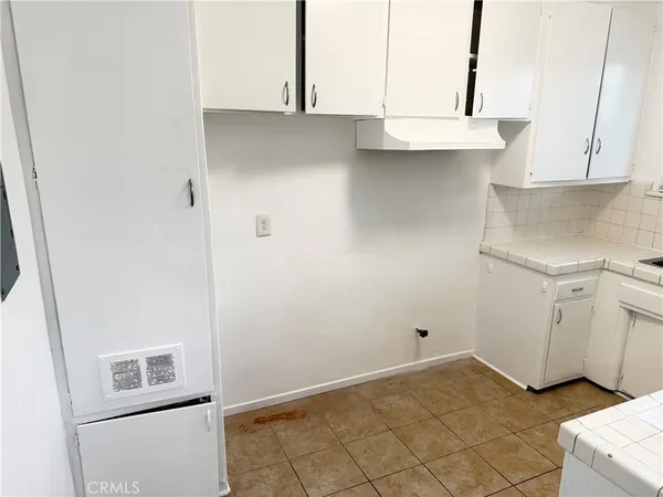 $2,295 | 18127 Roscoe Boulevard, Unit 1, Northridge, CA 91325