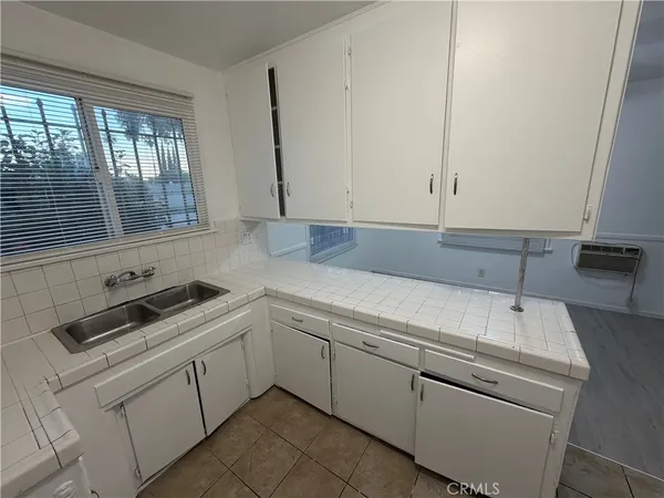 $2,295 | 18127 Roscoe Boulevard, Unit 1, Northridge, CA 91325