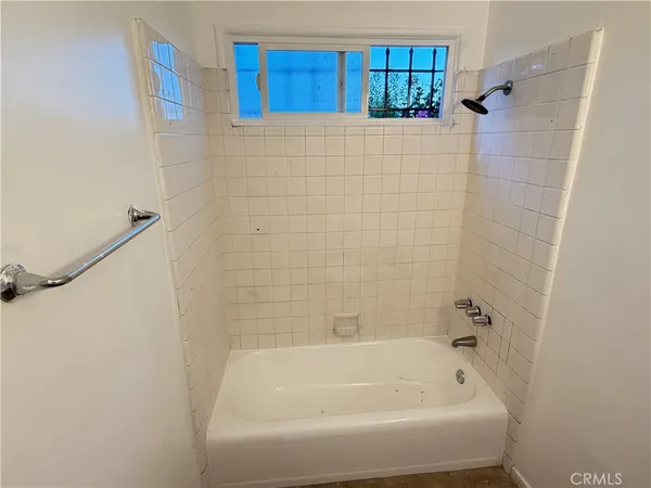 $2,295 | 18127 Roscoe Boulevard, Unit 1, Northridge, CA 91325