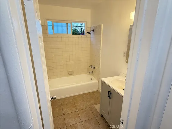$2,295 | 18127 Roscoe Boulevard, Unit 1, Northridge, CA 91325