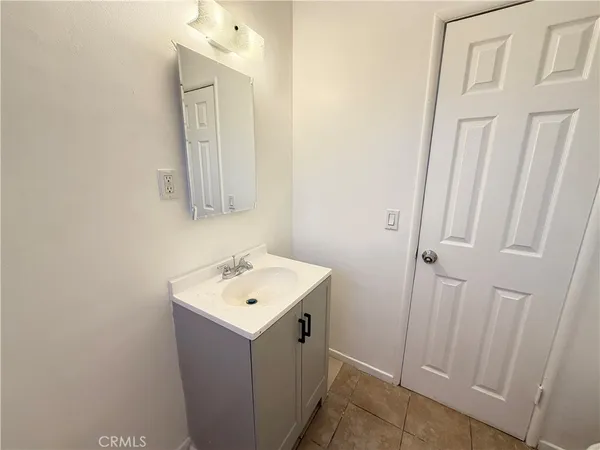 $2,295 | 18127 Roscoe Boulevard, Unit 1, Northridge, CA 91325
