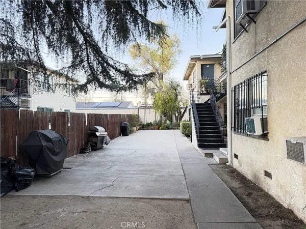 $2,295 | 18127 Roscoe Boulevard, Unit 1, Northridge, CA 91325
