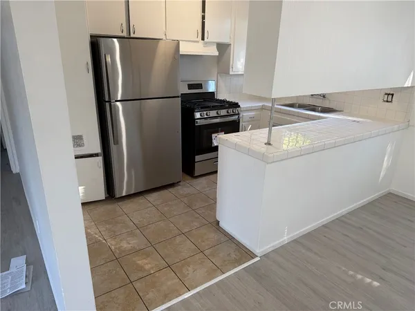 $2,295 | 18127 Roscoe Boulevard, Unit 1, Northridge, CA 91325