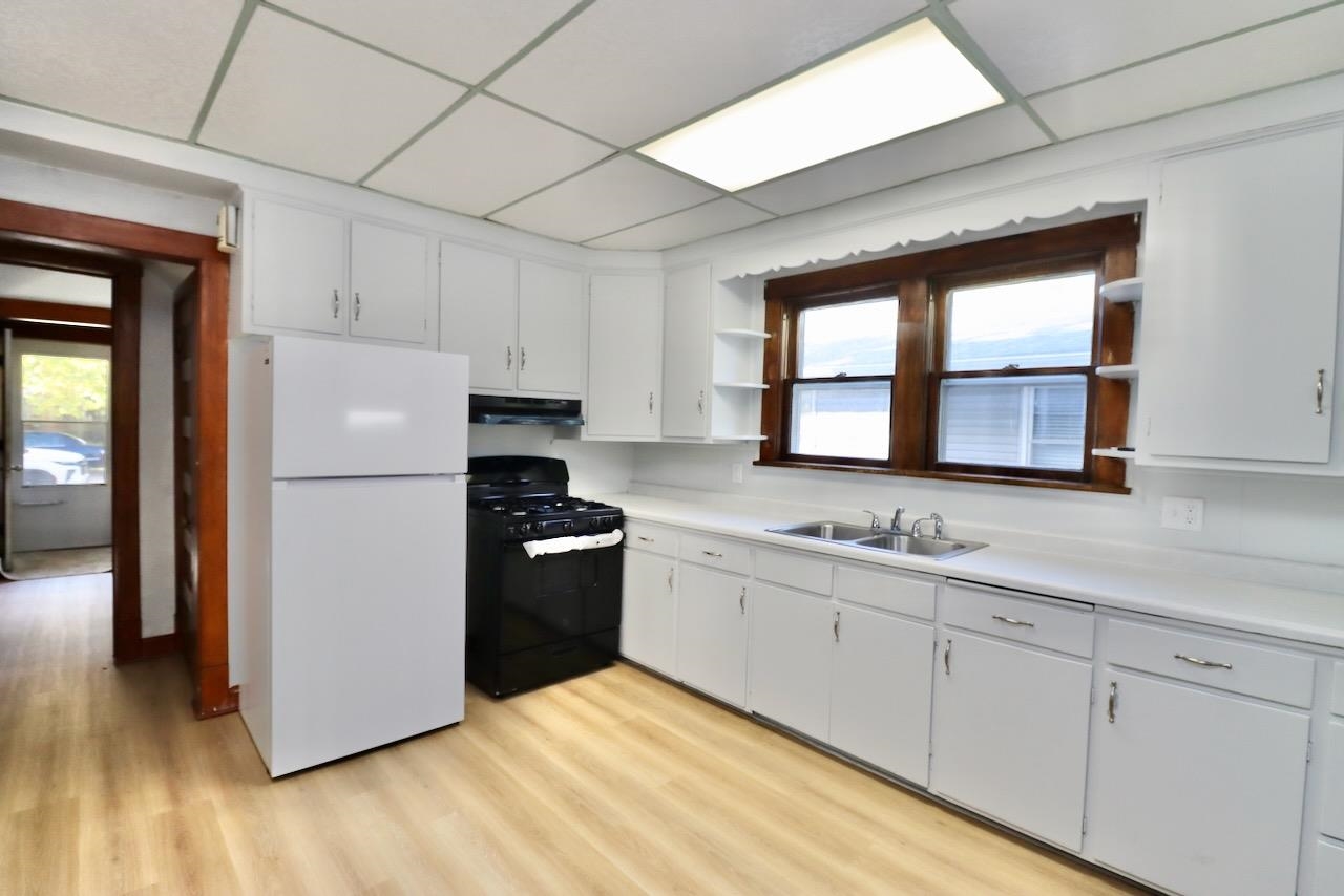 1227 Bluff Street Beloit, WI 53511 - Photo 12 of 21